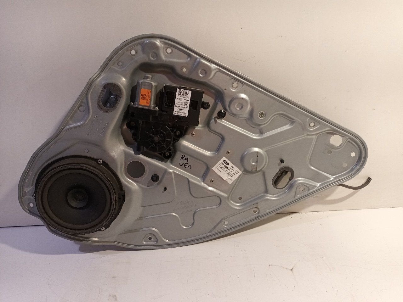 Raammechaniek elektrisch rechts achter Ford Kuga, Onderdelen@venauto.nl, Van der Ven Autorecycling B.V., Gebruikt, Ettenseweg 76, 4706 PB Roosendaal, The Netherlands