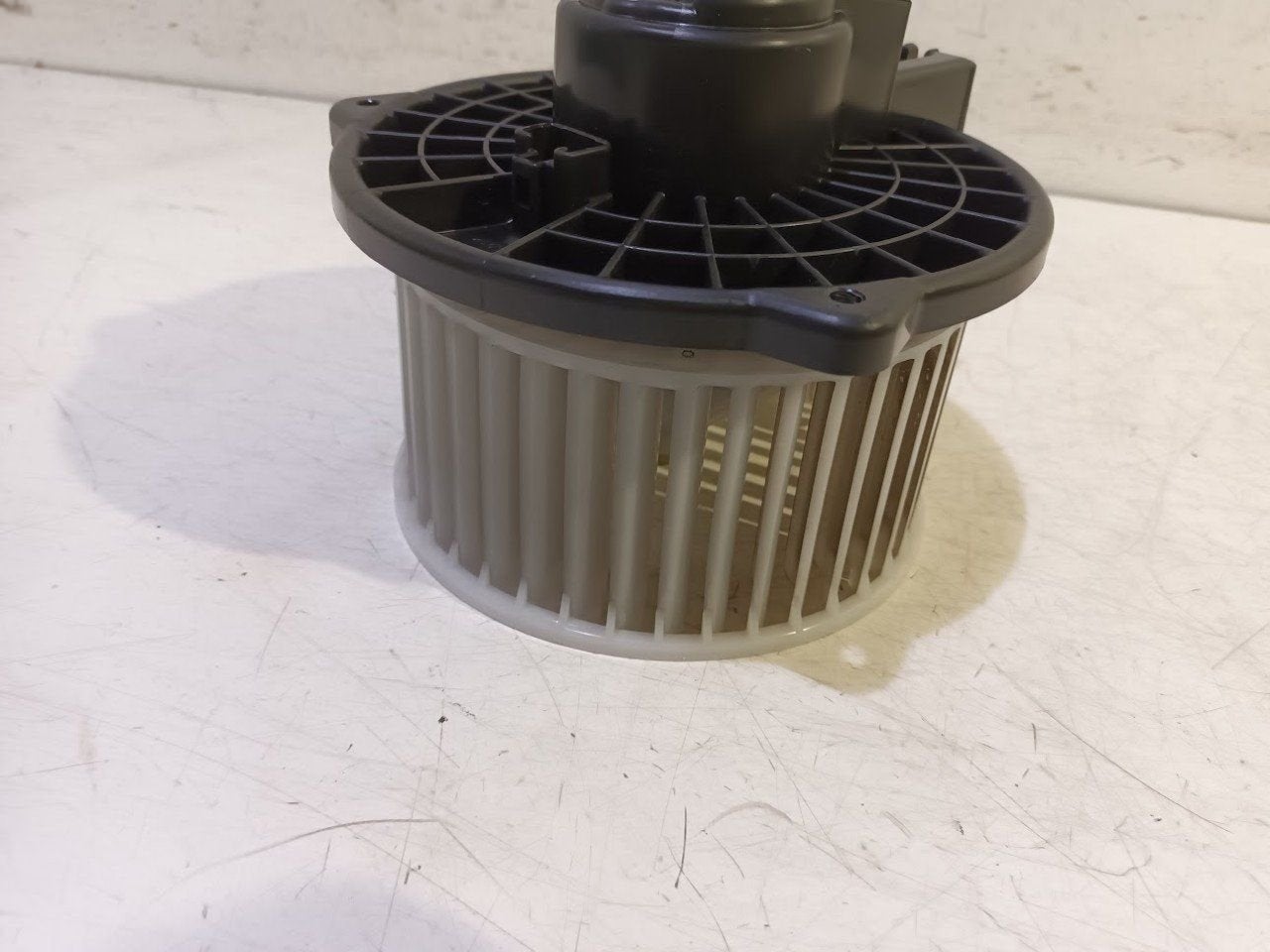Kachel ventilator motor Mazda 3, Onderdelen@venauto.nl, Van der Ven Autorecycling B.V., Gebruikt, Ettenseweg 76, 4706 PB Roosendaal, The Netherlands
