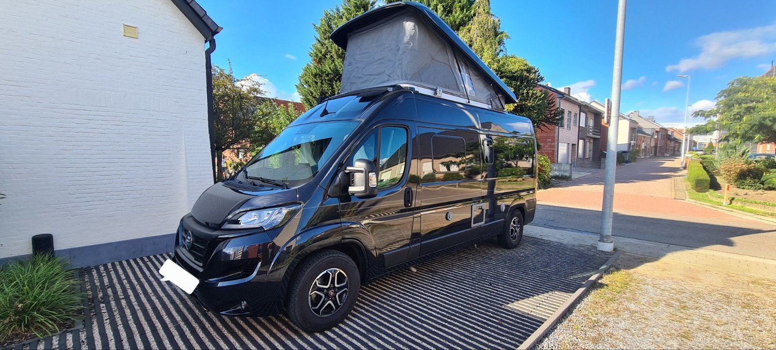 Hymer Yosemite 2023 in nieuwstaat, Automaat, Buscamper of Camperbus, Luifel, Ringverwarming