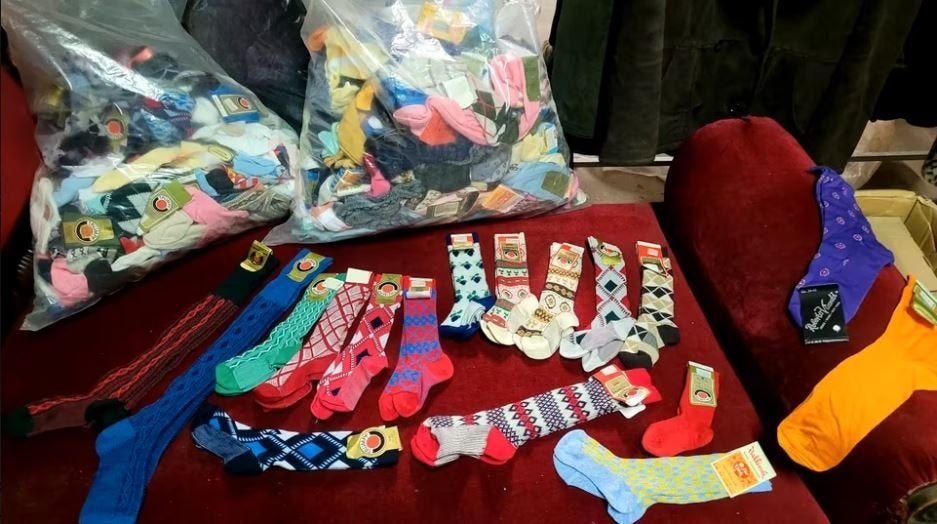 vintage 200x  kindersokken kousen oude stock !! 1974-1975, Collections, Enlèvement, Soins personnels