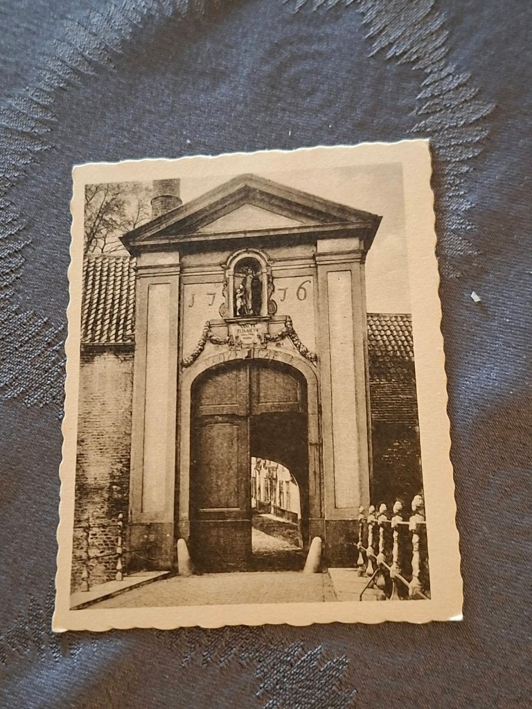 Prentje/Chromo : Brugge / Ingangspoort Begijnhof, Verzamelen, Gebruikt, Ophalen of Verzenden, 1940 tot 1960, Gebouw