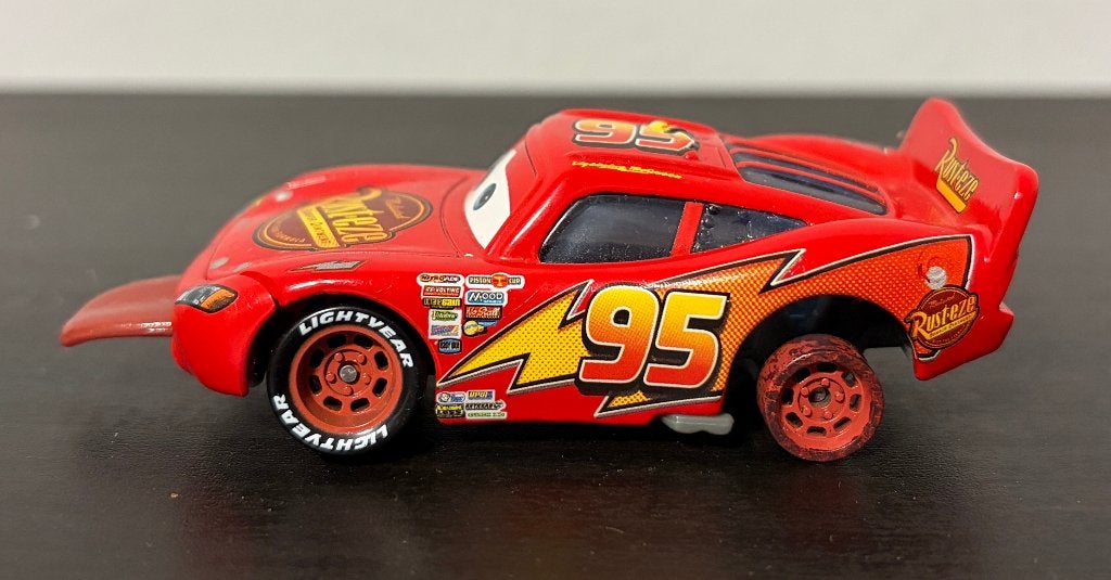 Zeldzame DISNEY CARS Lightning McQueen Finish Line, Ophalen of Verzenden, Nieuw, Auto