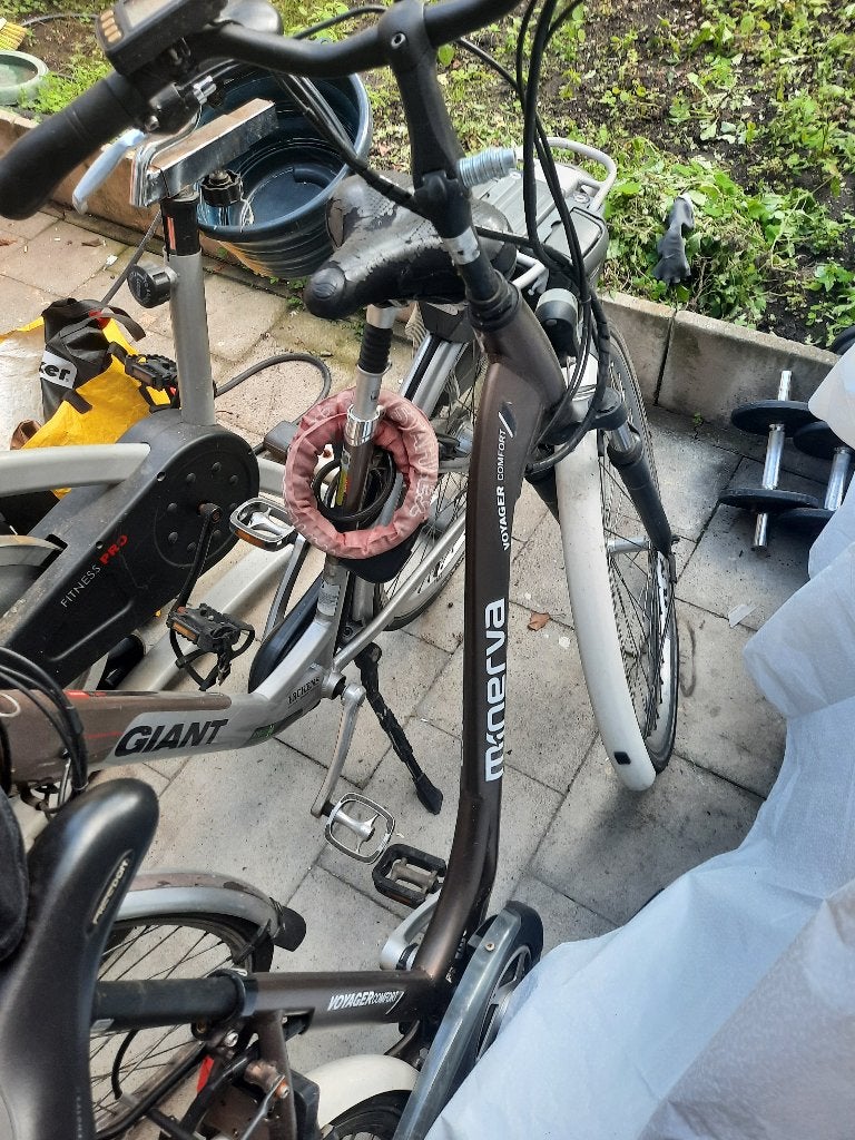 Vélo électrique Minerva et géant avec 2 batteries, Enlèvement, Utilisé, 30 à 50 km par batterie, Giant