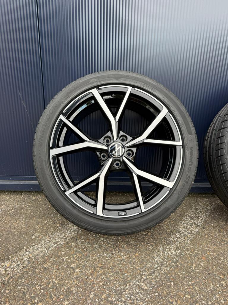 Jantes noires d'origine Mercedes Cla C174 AMG de 19 pouces., Pneus et Jantes, Véhicule de tourisme, Pneus été, 235 mm