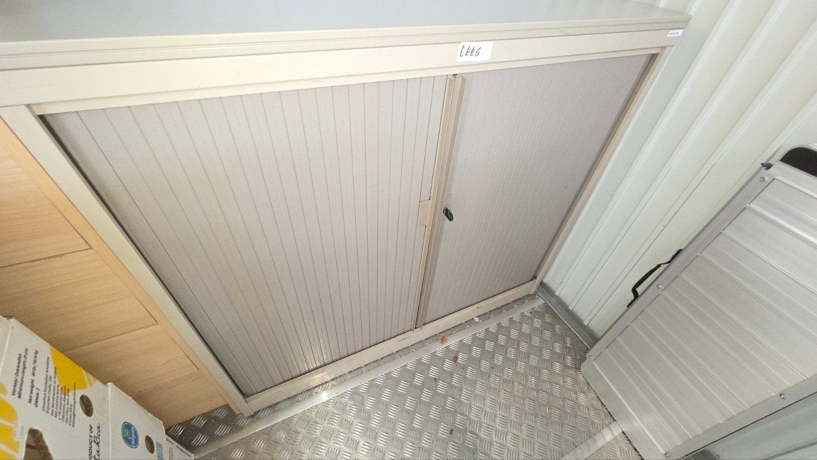metalen kast, Huis en Inrichting, Ophalen, Gebruikt, 100 tot 150 cm, 100 tot 150 cm