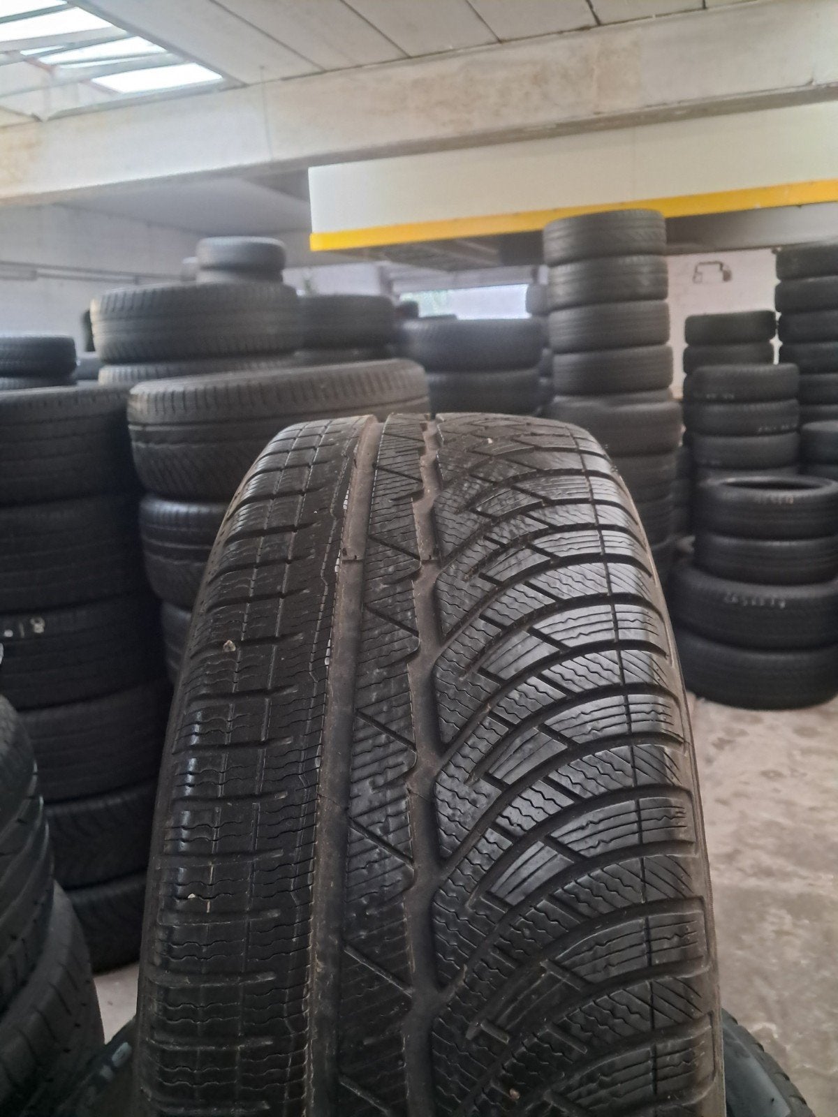 23550r18 235 50 r18 235/50/18 michelin Hiver avec montage et, Enlèvement ou Envoi