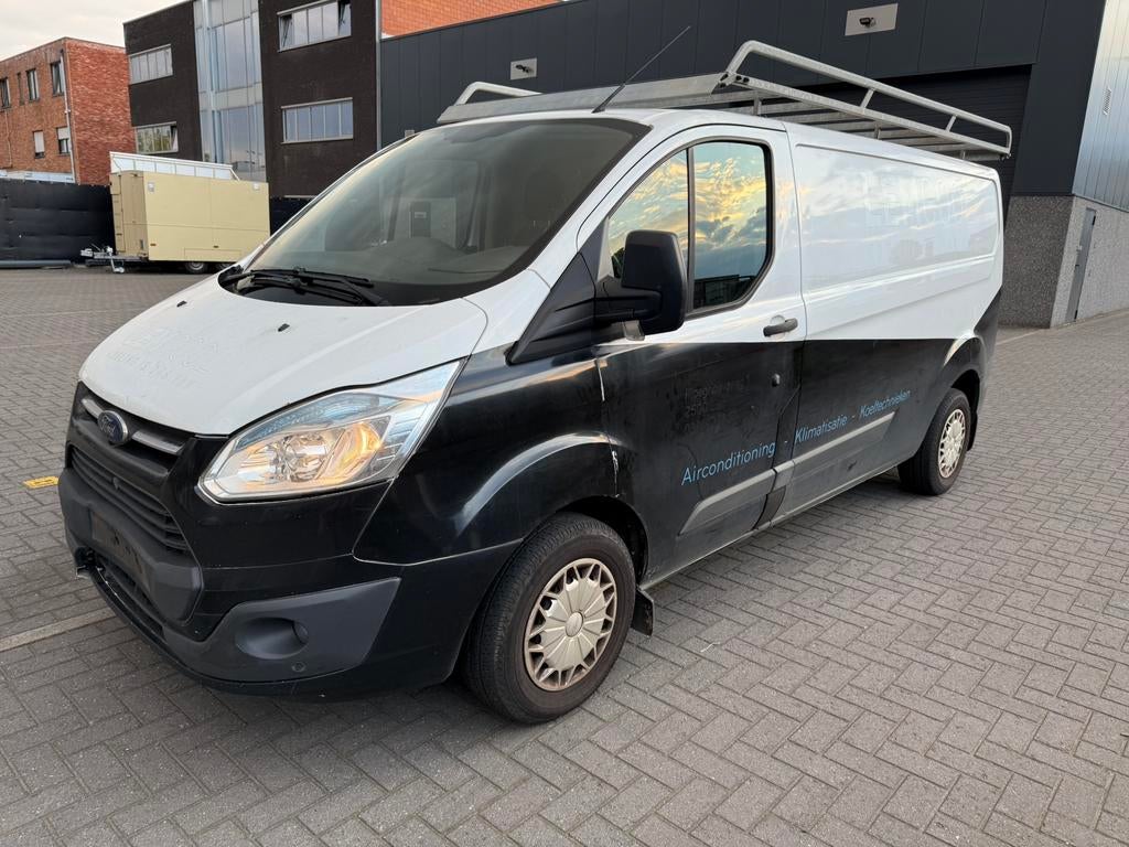 Ford transit custom 2.2tdci 125pk L2 Airco Navi, Auto's, Bestelwagens en Lichte vracht, Euro 5, Elektrische ramen, Zwart, Diesel