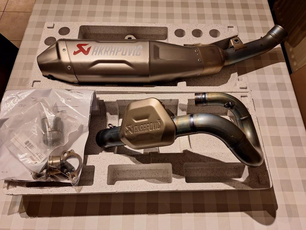 Honda crf 250 r 2025 Akrapovic uitlaat, Motoren, Ophalen
