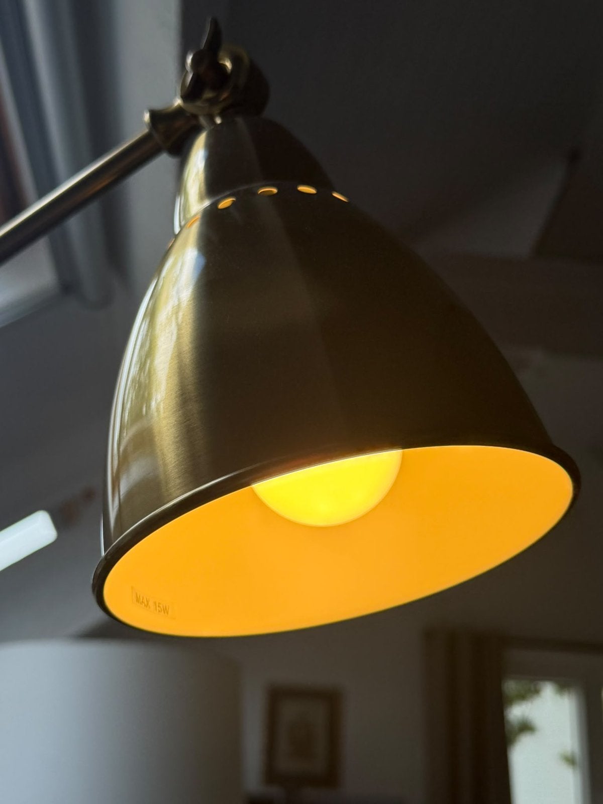 IKEA verstelbare vloerlamp – messingkleur – leeslamp, Huis en Inrichting, Ophalen, Zo goed als nieuw