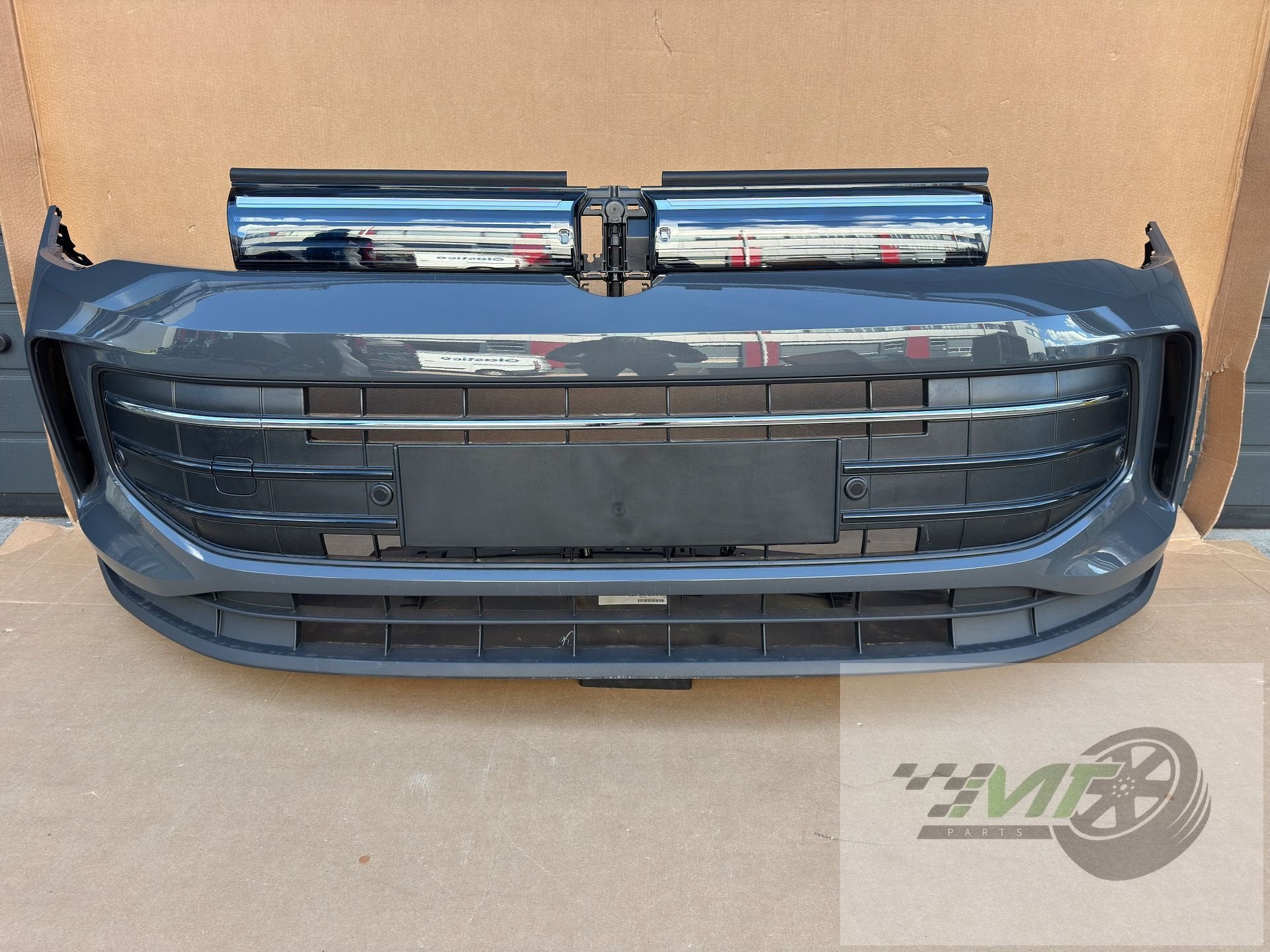 VW Tiguan CT1 voorbumper 571807221D LC7Q Delphin Grey, - kundenbetreuung@volkswagen.de, Gebruikt, Herkomst onderdeel bekend, Ophalen of Verzenden