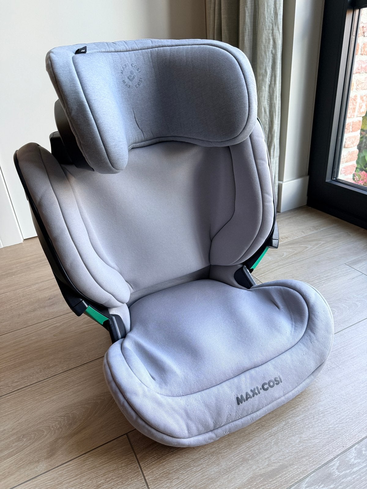 Maxi Cosi Kore Isize 3,5-12j - tot 4 stuks beschikbaar, Ophalen, Autogordel of Isofix, Zijbescherming, Zo goed als nieuw