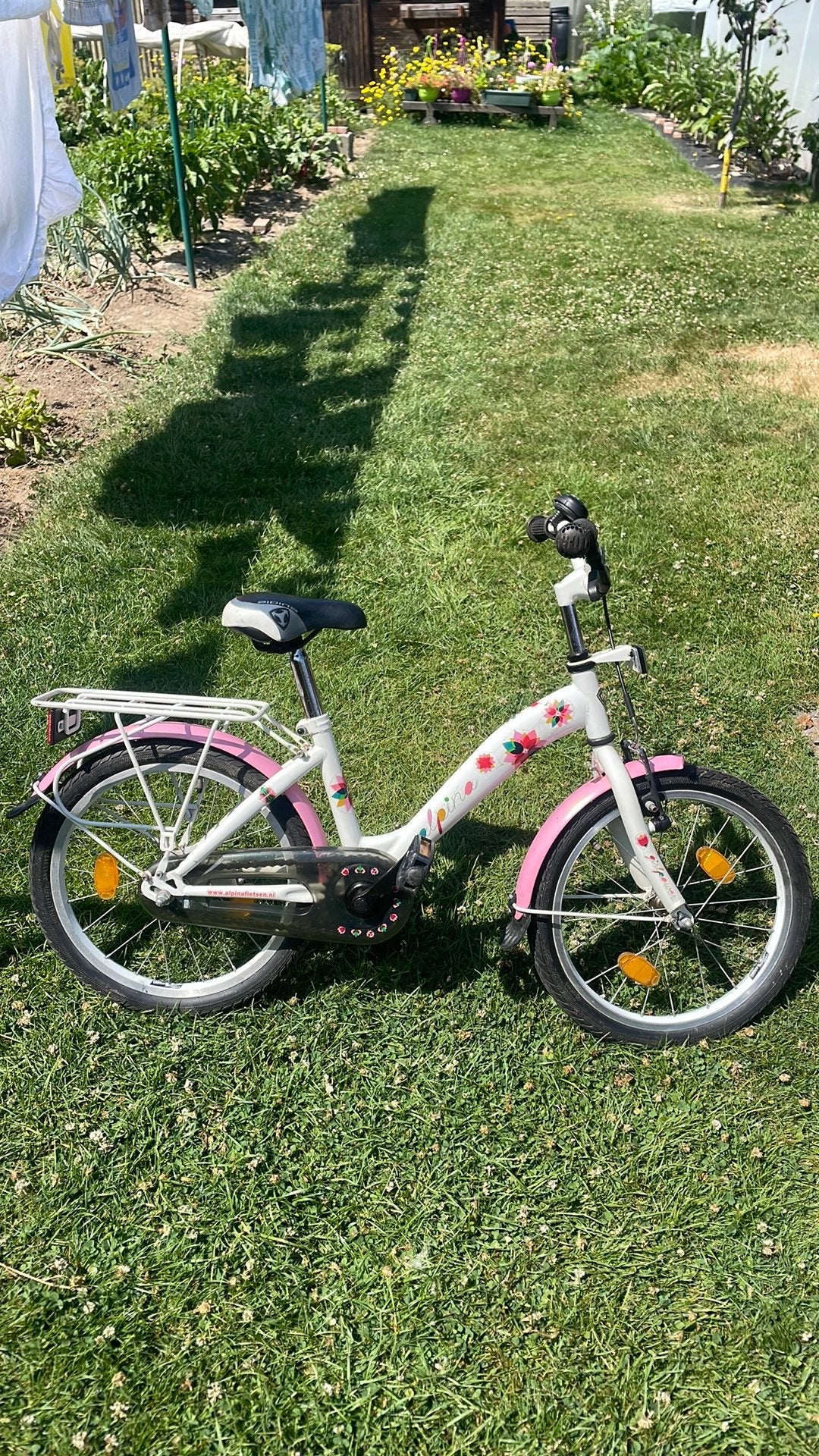 Alpina 18 inch kinderfiets – wit/roze, Fietsen en Brommers, Fietsen | Meisjes, Ophalen, Velgrem, 18 inch, Handrem