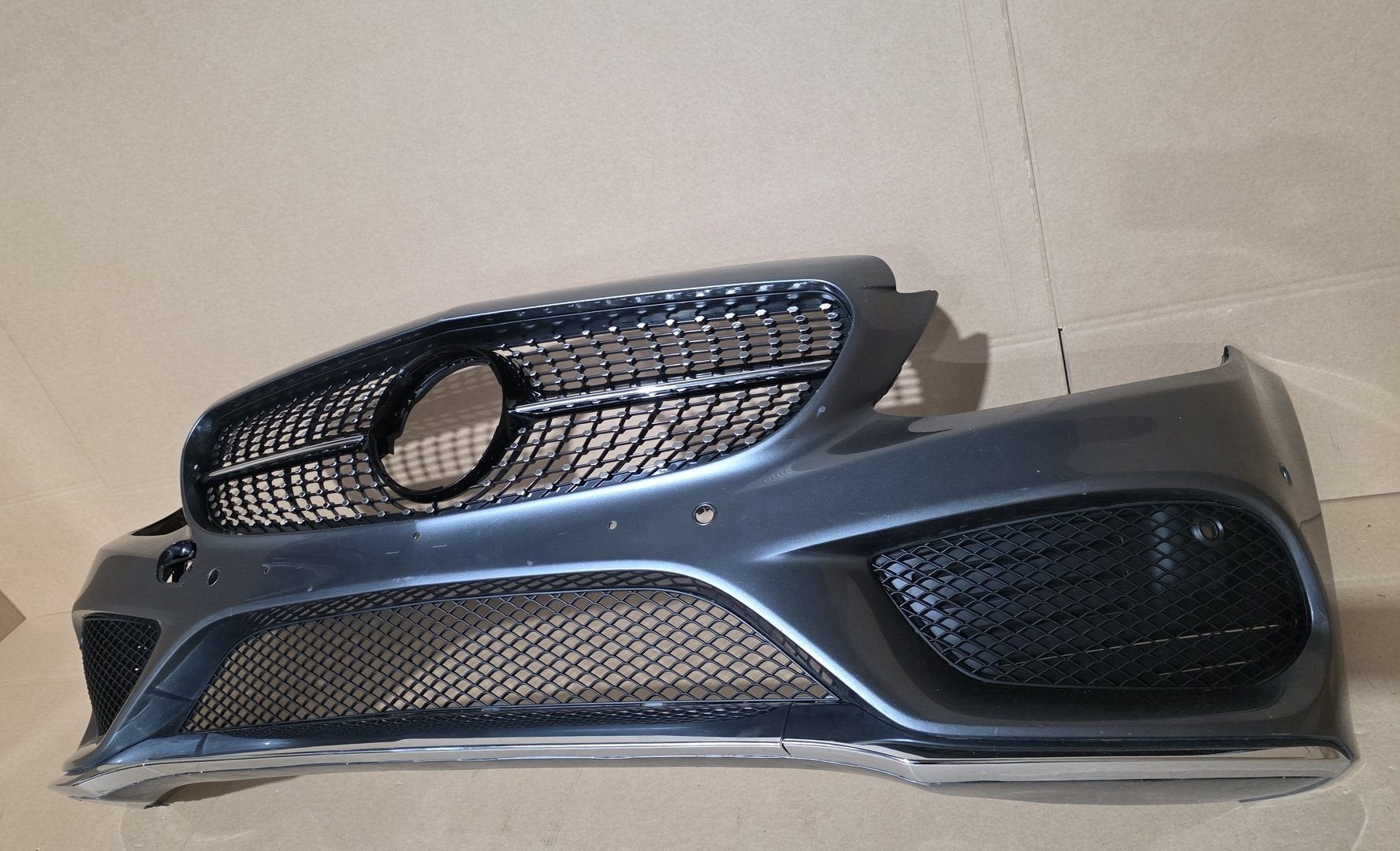 Mercedes C Klasse W205 AMG ORIGINEEL VOORBUMPER A2058850925, -, Origine de la pièce connue, Utilisé, -