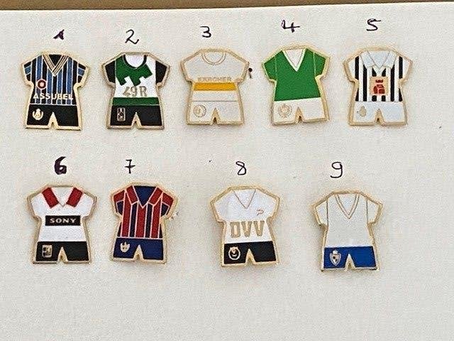 Pin's voetbalshirts eerste afdeling 1992-1993, Collections, Enlèvement ou Envoi