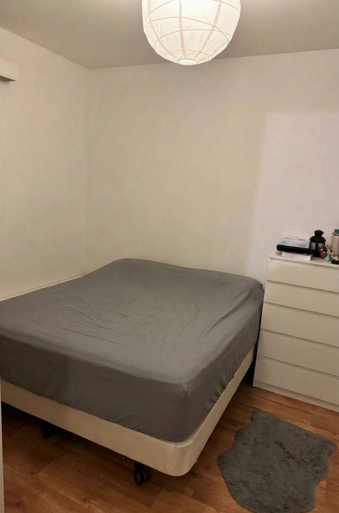 Lit sommier et matelas 180cm, Enlèvement, Comme neuf