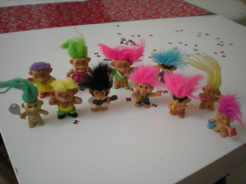 Figurines Trolls années 90, Enlèvement