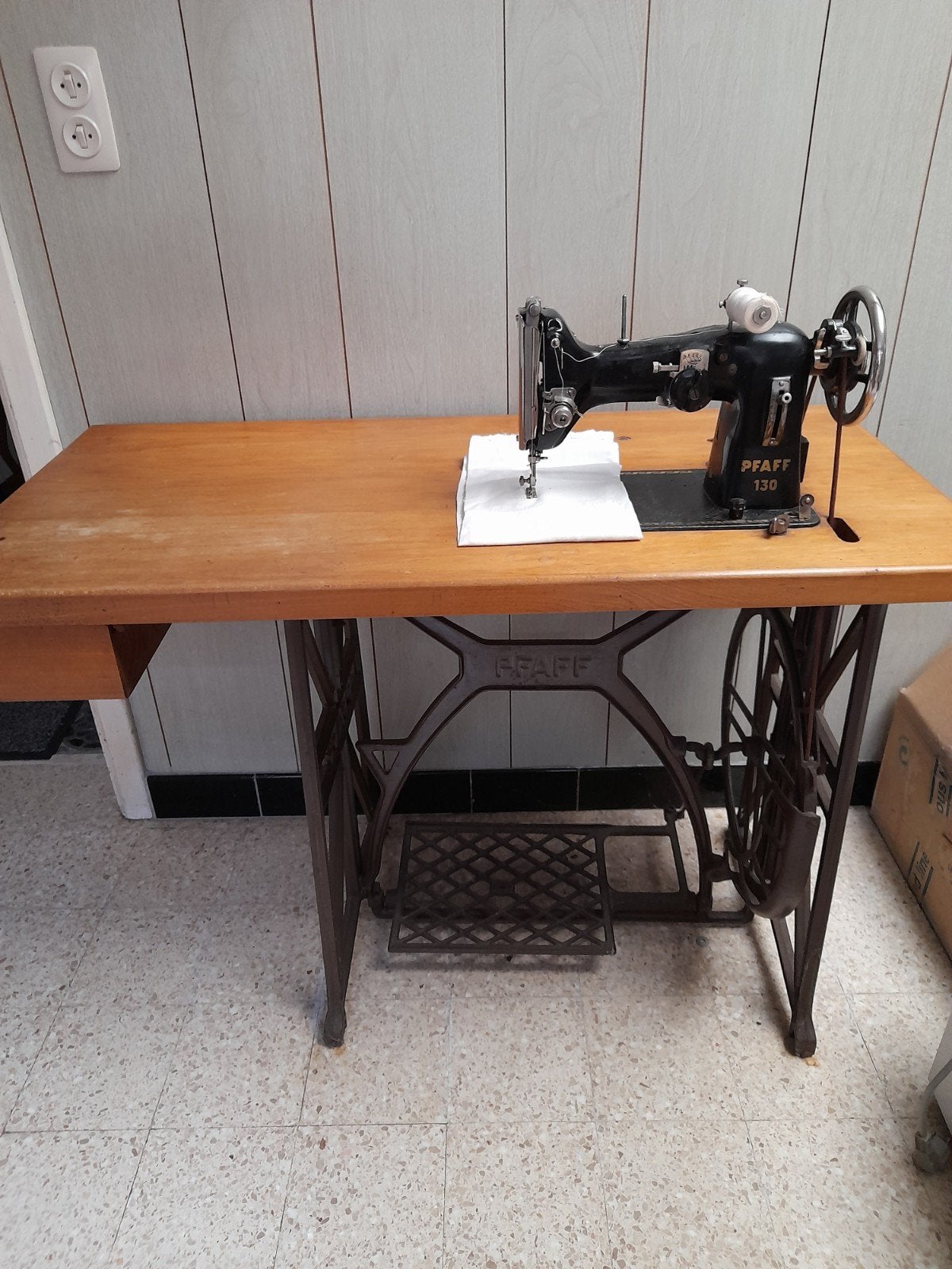 Machine à coudre ancienne, PFAFF 130, toujours en état de ma, Enlèvement