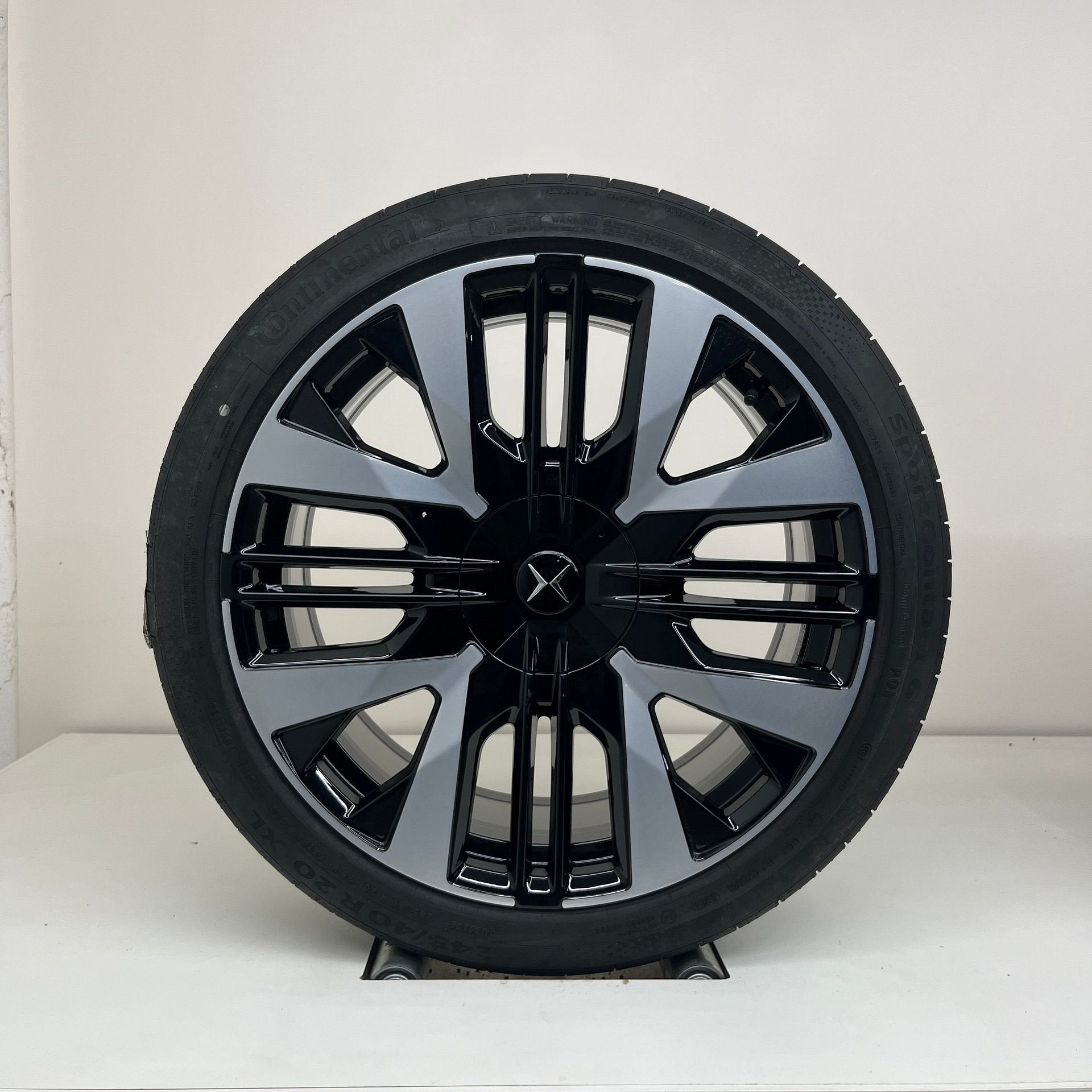 Polestar 2 - 20 inch - zomerbanden, Autos : Pièces & Accessoires, Pneus et Jantes, 245 mm, Enlèvement ou Envoi, Véhicule de tourisme