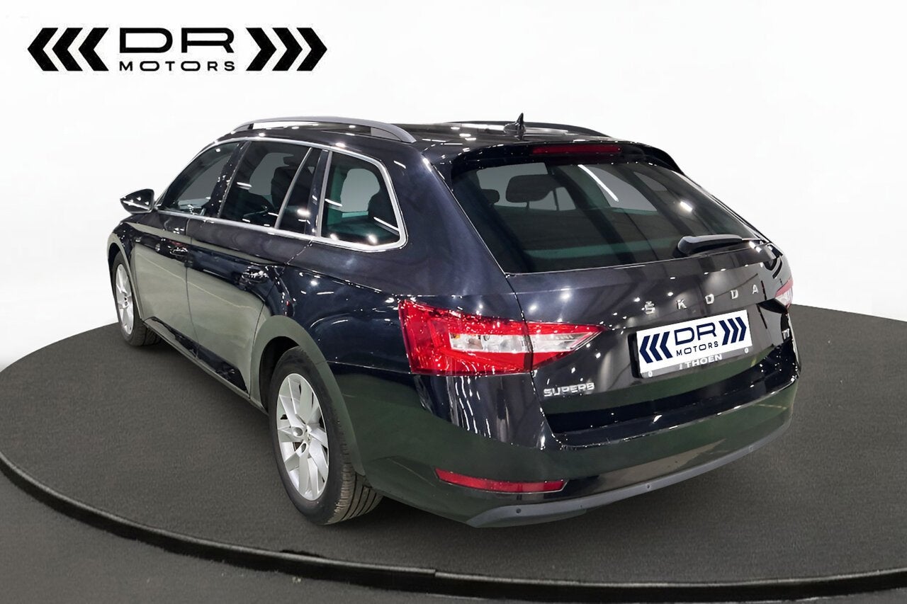 Skoda Superb 1.4 TSI PHEV AMBITION - CARPLAY - CAMERA - TOP, Parkeerassistent, 0 kg, Zwart, 5 deurs