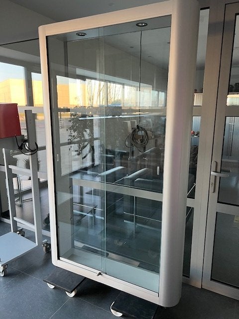 vitrinekast alu, Huis en Inrichting, Kasten | Vitrinekasten, Ophalen, Nieuw, Glas, Modern
