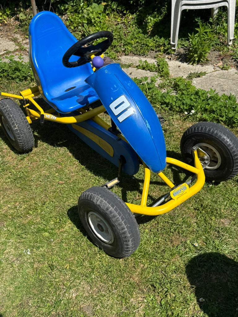 BERG skelter met pedalen, Ophalen, Zo goed als nieuw, Berg