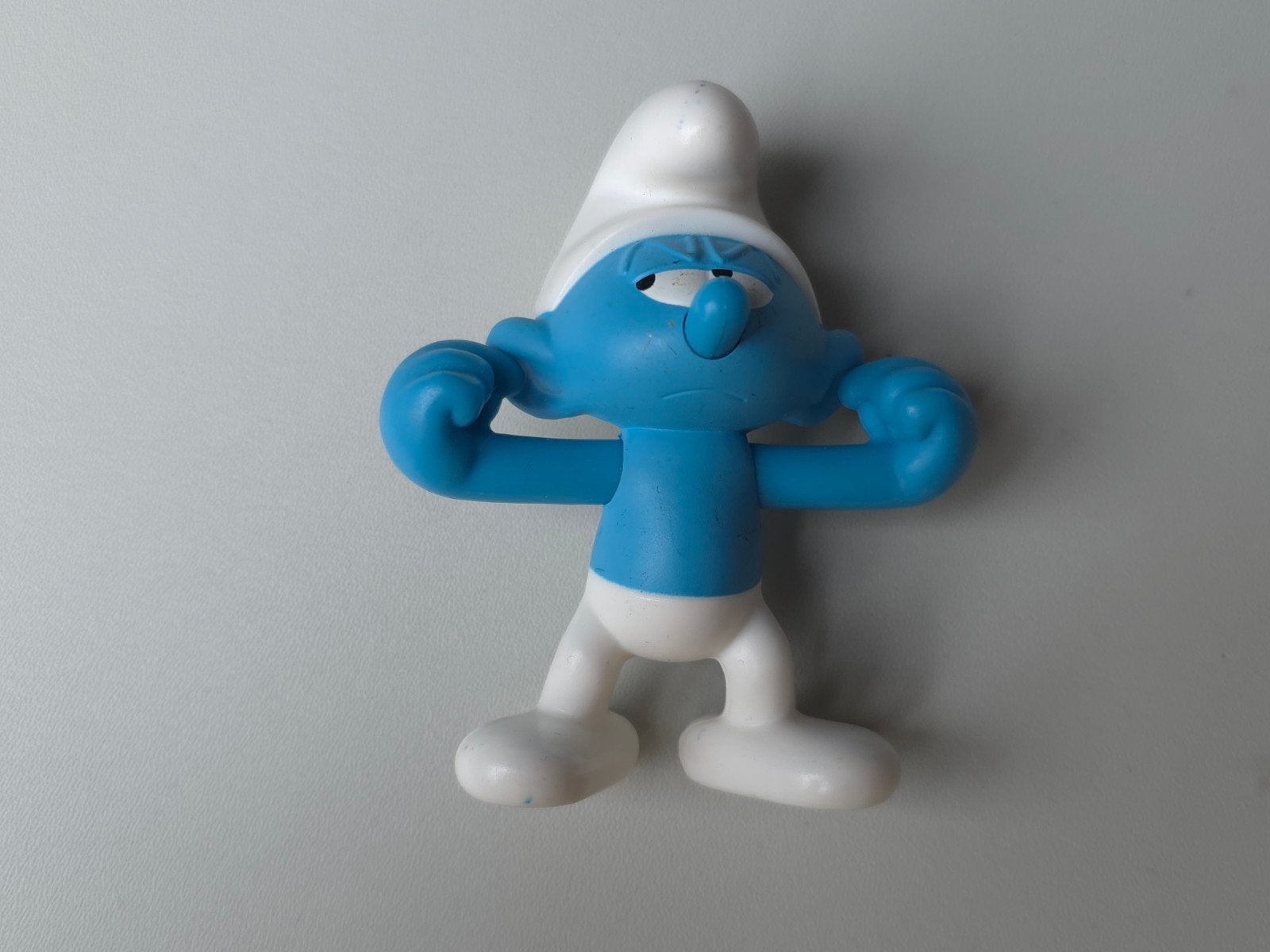 Figurine Schtroumpf qui se bouche les oreilles, Collections, Schtroumpfs, Envoi, Utilisé, Autres Schtroumpfs, Poupée, Figurine ou Peluche