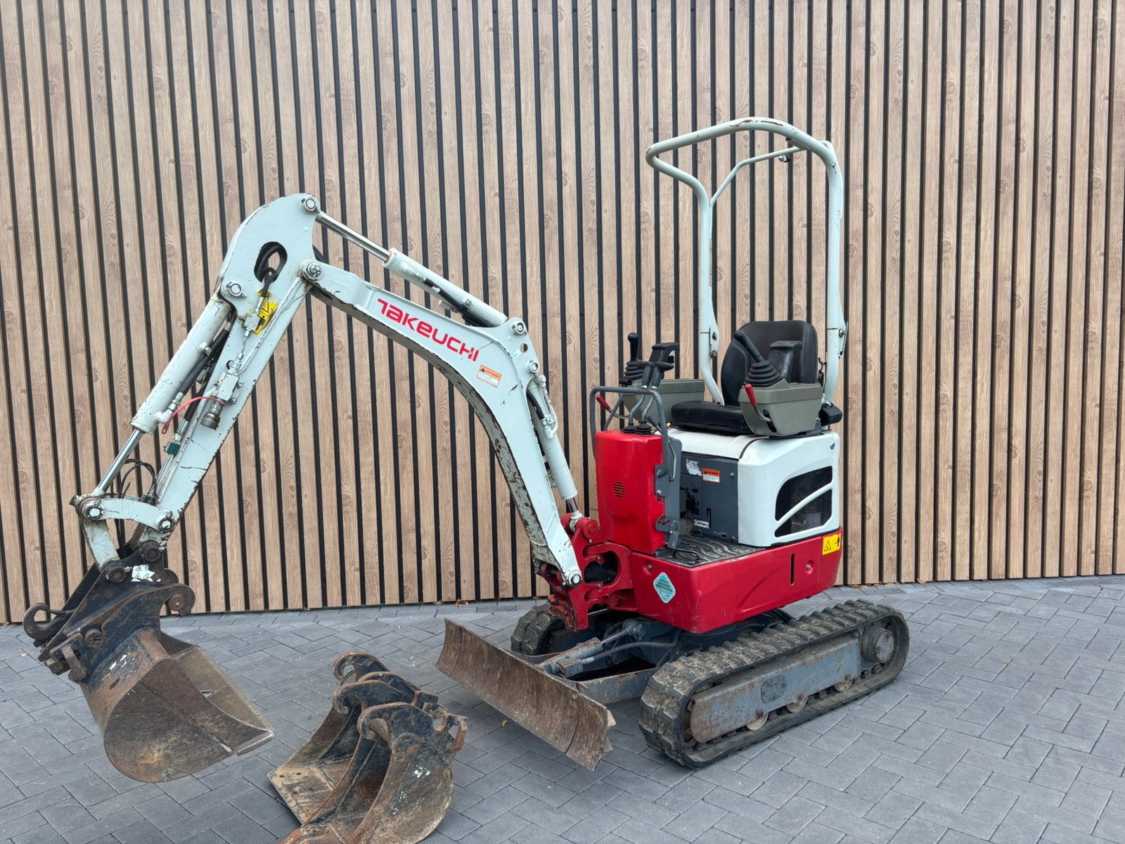 Takeuchi TB210R 1016uur (bj2021), Enlèvement, Excavatrice