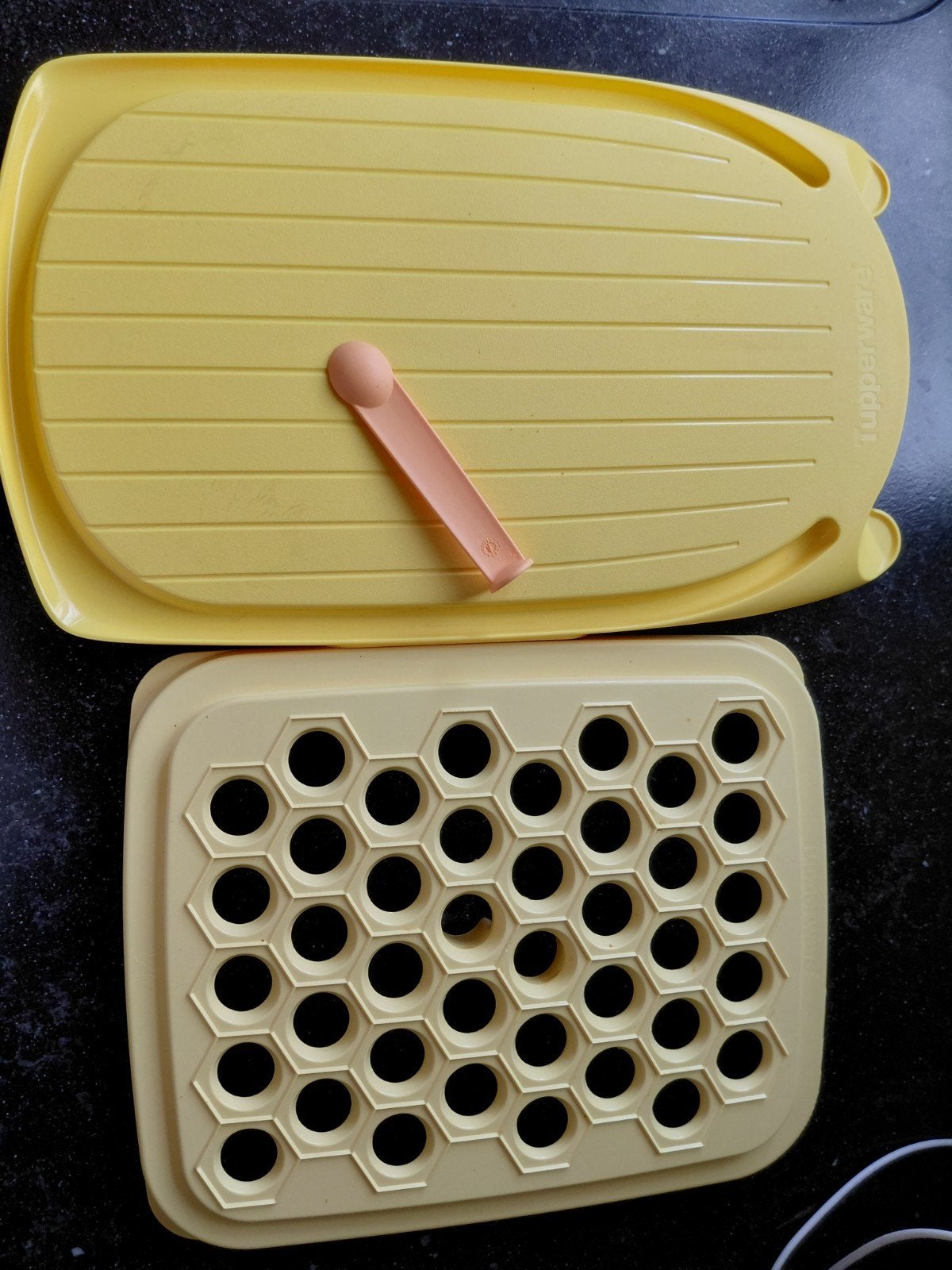 Tupperware vorm voor het maken van ravioli en bladerdeeghapj, Huis en Inrichting, Keuken | Tupperware, Ophalen of Verzenden, Zo goed als nieuw