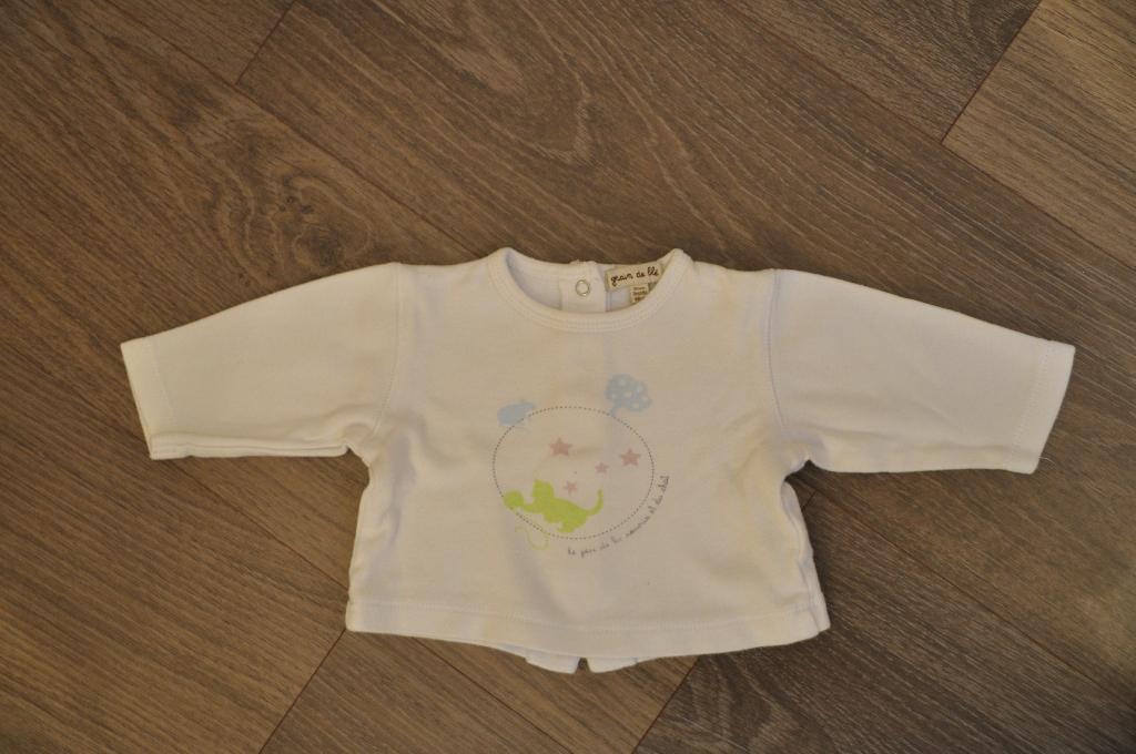 1/32. T-shirt manches longues pour fille de 3 mois, Enfants & Bébés, Vêtements de bébé | Taille 50, Enlèvement ou Envoi, Chemise ou Chemisier