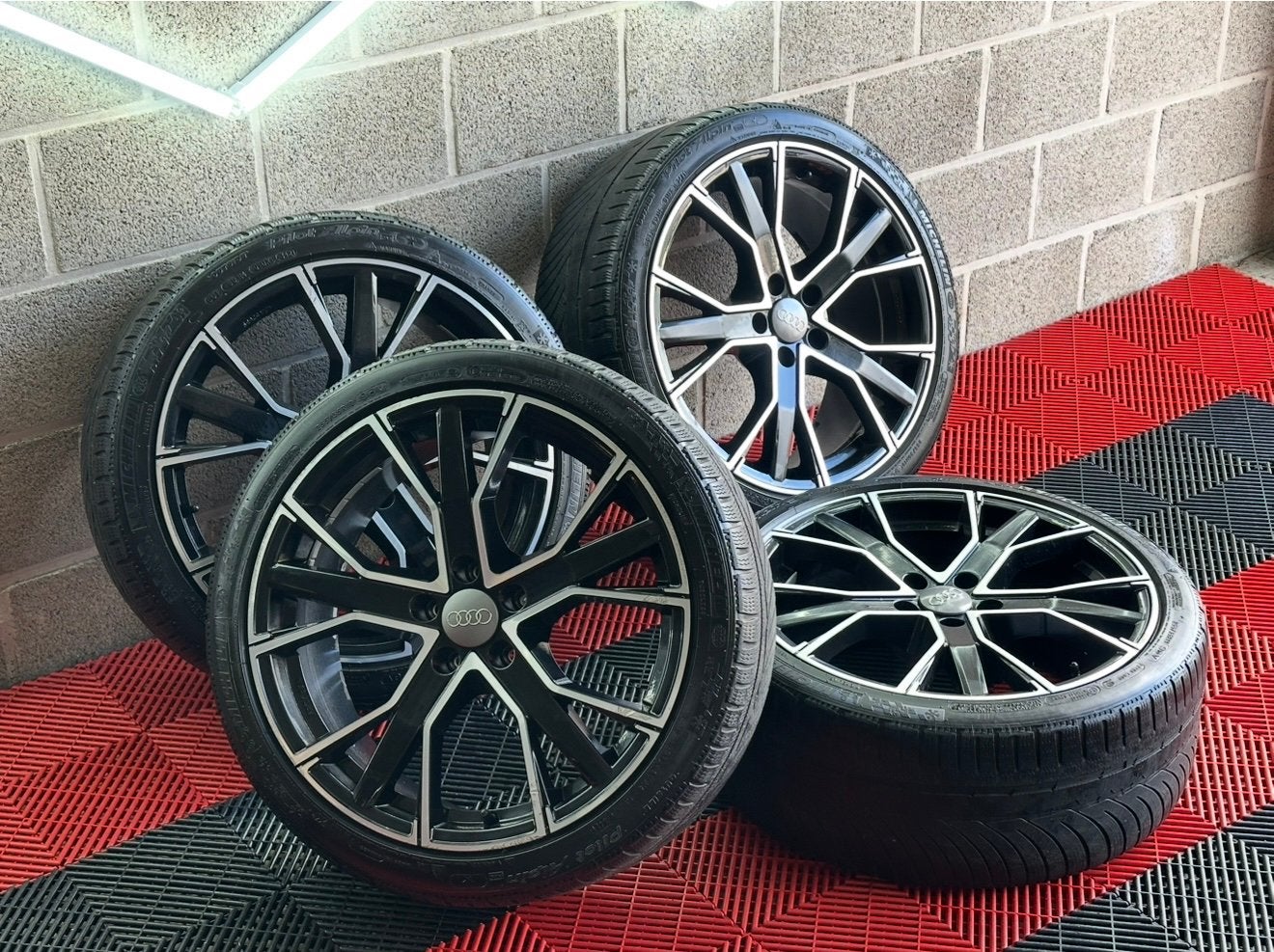 Audi Performance Velgen met banden, Ophalen, 18 inch, Band(en)