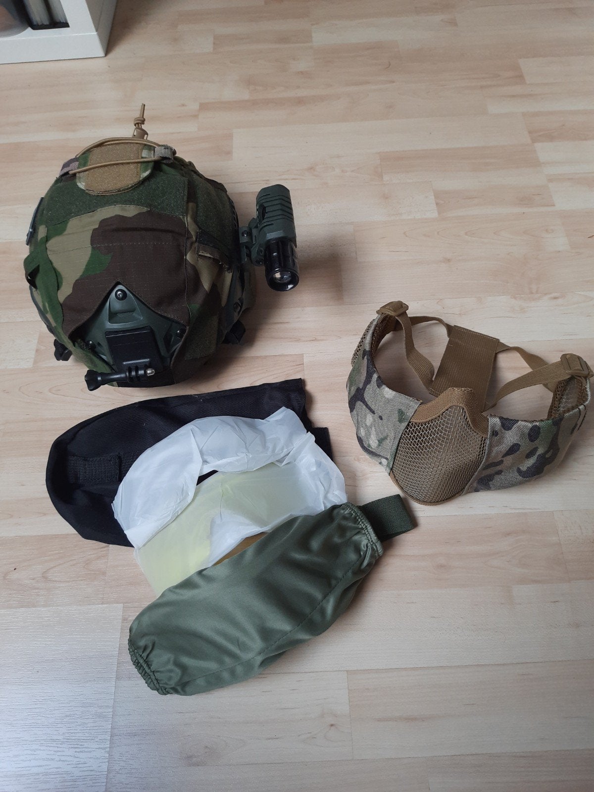 Airsoft helm, bril, masker NIEUW, Verzamelen, Ophalen of Verzenden, Landmacht, Helm of Baret