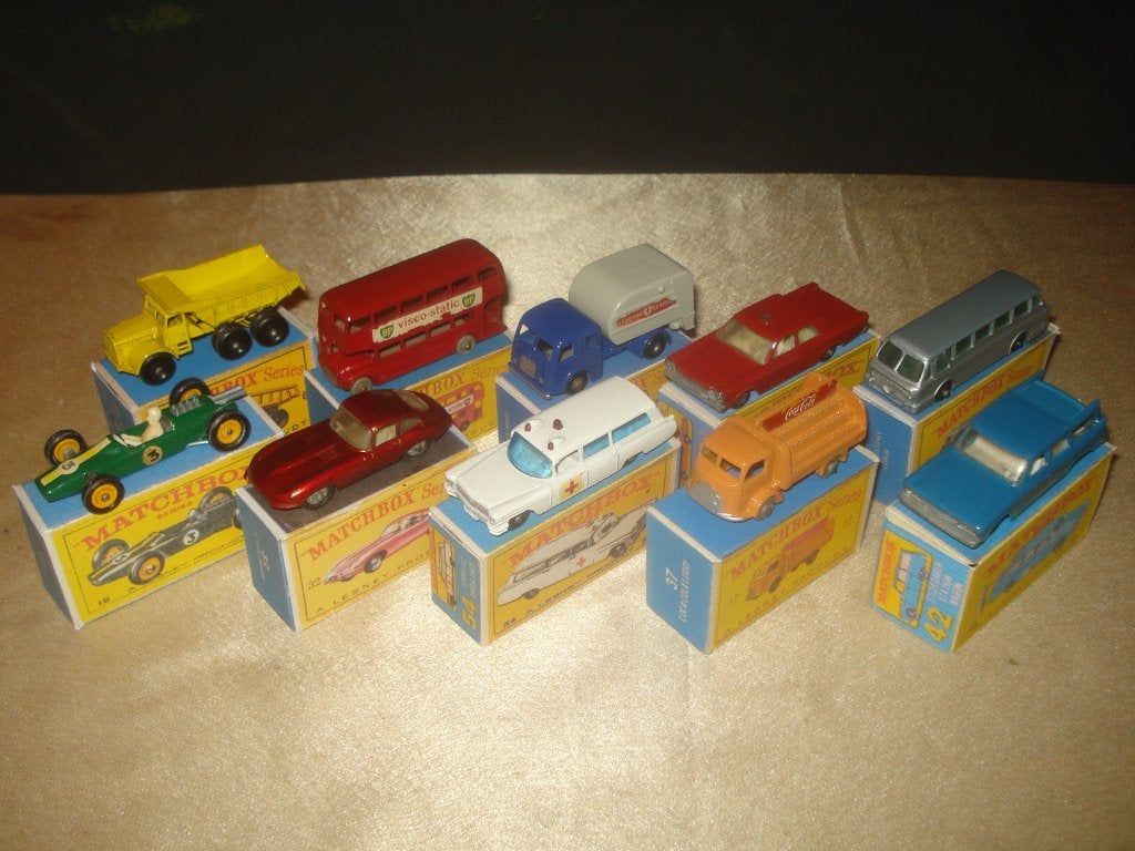 LESNEY MATCHBOX Lot 1 de 10 Voitures + Boîtes Reproductions, Enlèvement ou Envoi, Comme neuf, Voiture