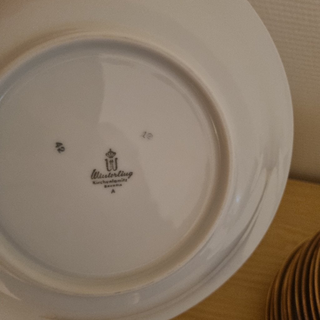 assiettes plates et profondes, Enlèvement