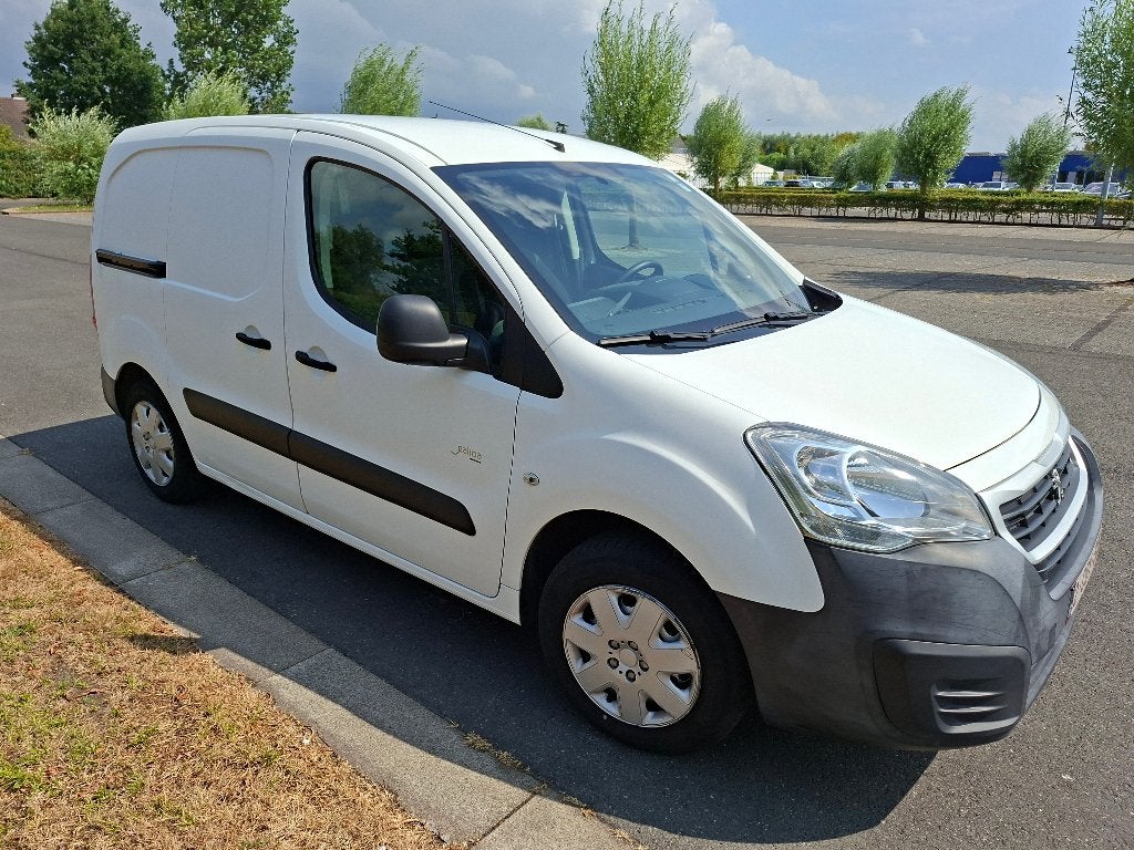 Peugeot Partner, 45.000 km (!), 1.6 benzine, lichte vracht, Stof, 72 kW, Wit, Handgeschakeld