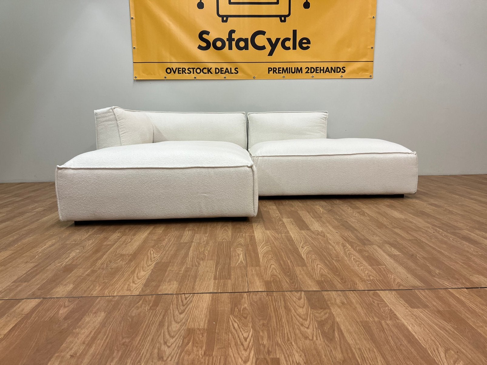 NV Gallery Witte bouclé Zetel (Modulair) - NIEUWE Overstock, Nieuw, Ophalen of Verzenden, Stof, SofaCycle