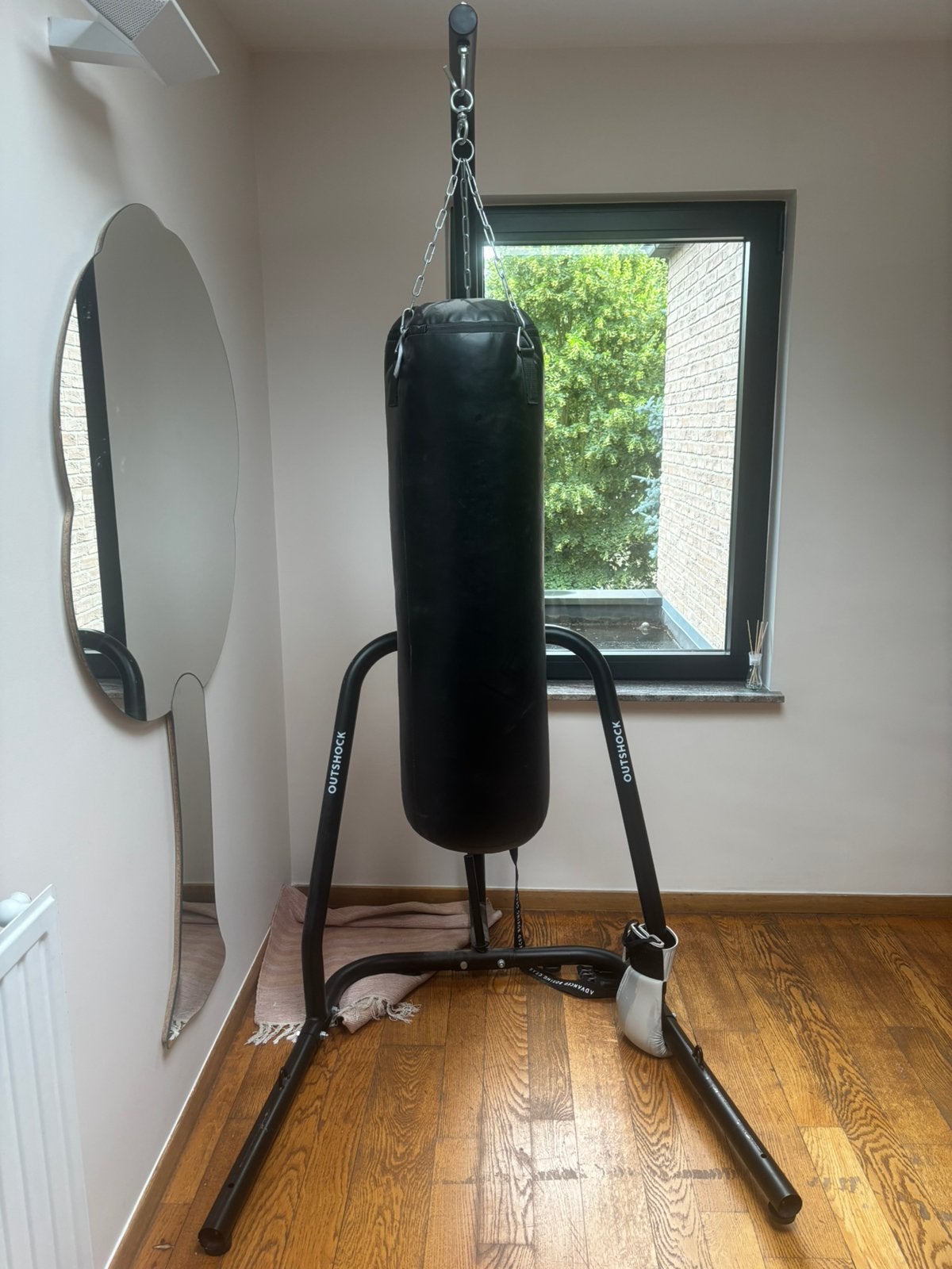 sac de boxe + support + 20kg, Enlèvement, Comme neuf, Sac de boxe