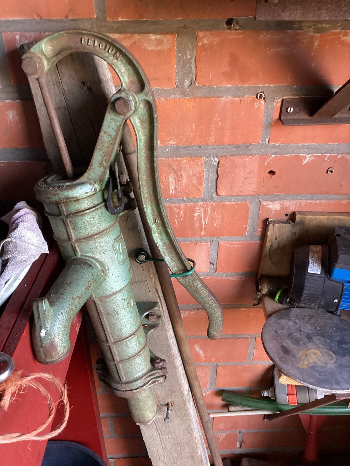 Waterpomp nr 4, Ophalen, Zo goed als nieuw