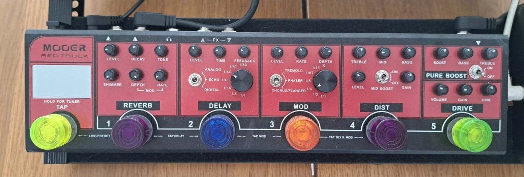 Mooer Red Truck - Multi-effets pour guitare, Musique & Instruments, Effets, Comme neuf, Chorus, Delay ou Écho, Distortion, Overdrive ou Fuzz