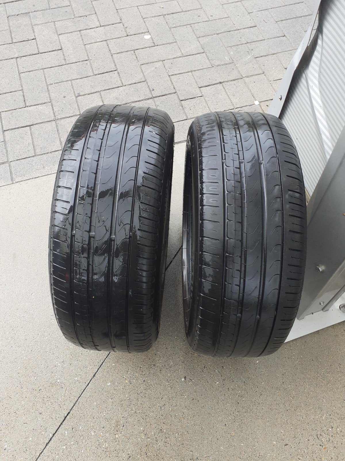 2 runflat banden  pirelli 225/50/R17, Auto-onderdelen, Banden en Velgen, Ophalen, Zomerbanden, Band(en)