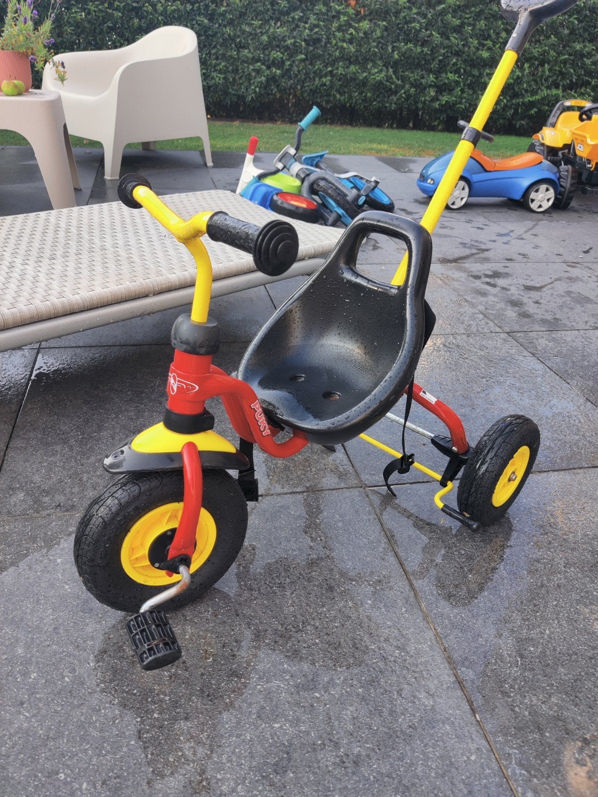 Pucky driewieler met duwstang, Fietsen en Brommers, Ophalen, Duwstang