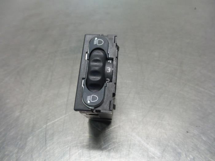 Commutateur phare hauteur réglable d'un Renault Clio (Clio, Renault, -, 3 mois de garantie, Utilisé