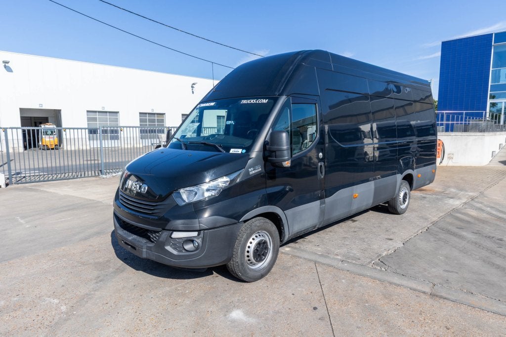 Iveco Daily 35S18 (bj 2018), Auto's, Bestelwagens en Lichte vracht, Automaat, Achterwielaandrijving, Gebruikt, Euro 6
