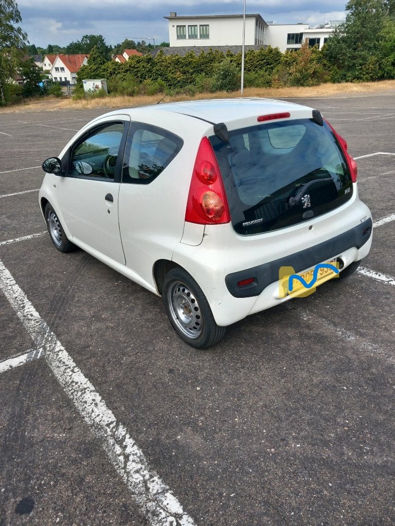 PEUGEOT 107 BJ 2012 EURO 5 123DKL GEKEURD, Voorwielaandrijving, Euro 5, Stof, Wit