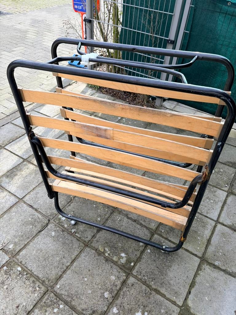 stevige vouwbedden (logeerbedden), Huis en Inrichting, Ophalen, Wit, Zo goed als nieuw, 80 cm