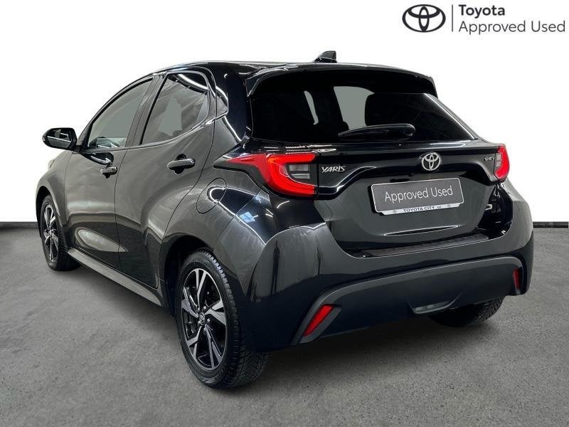 Toyota Yaris Teamplayer | all seasons, https://public.car-pass.be/vhr/4d5fad15-bf61-40d1-bb37-7777e276c395, 91 g/km, Achat, Euro 6