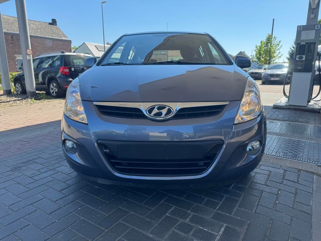 Hyundai i20 1.4 - BENZINE - AUTOMAAT - 88.000km - 2010, Auto's, Hyundai, Automaat, Stof, Blauw, 146 g/km