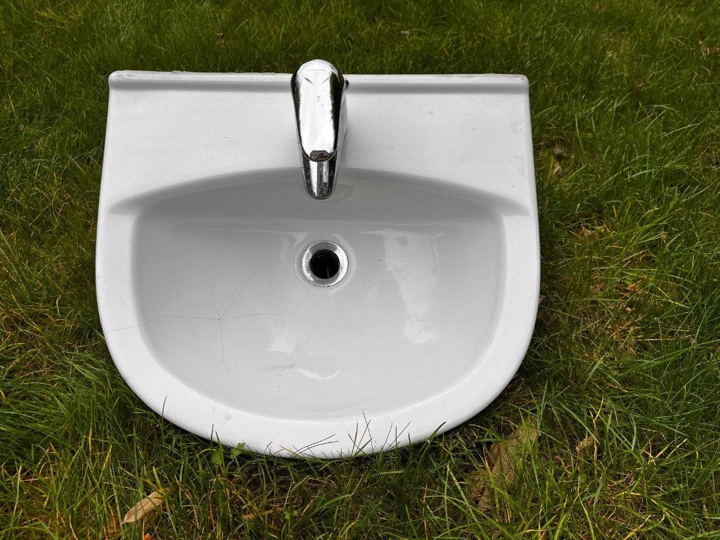 2 lavabo's te koop van 49x43cm en 40x25cm, Doe-het-zelf en Bouw, Sanitair, Ophalen, Wastafel