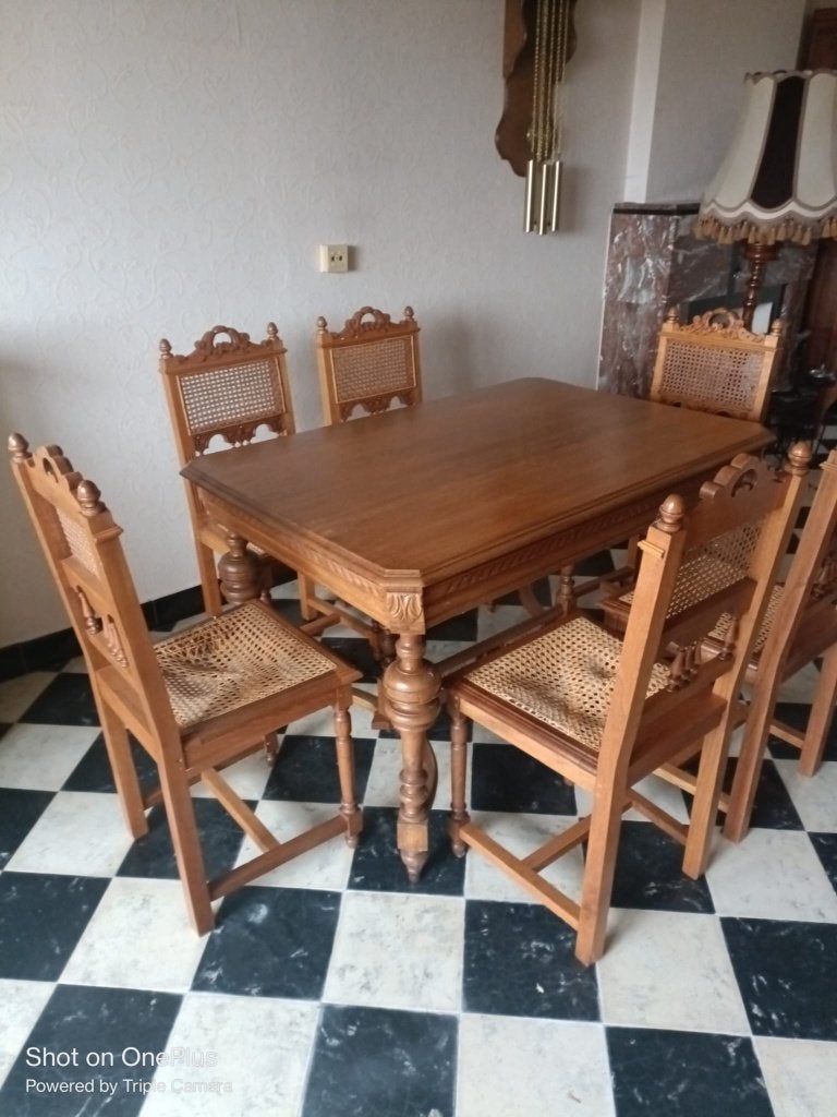 antieke tafel met stoelen, Ophalen