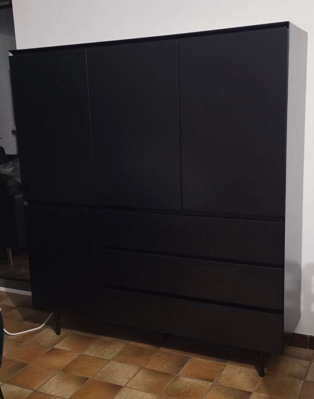 juntoo meubles Tinto vernis noir mat voir descriptif, Maison & Meubles, Armoires | Buffets, 25 à 50 cm, 200 cm ou plus, Utilisé