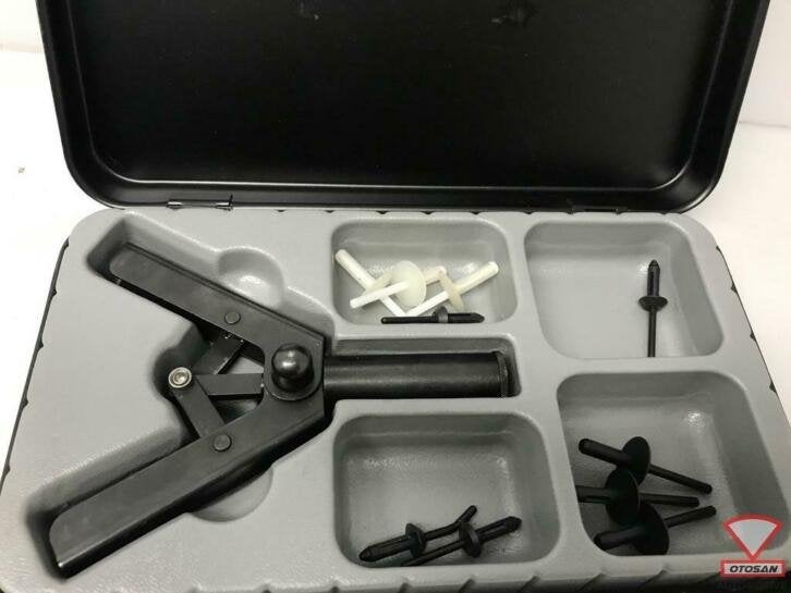 muller tool en plastique pompnail tang, Info@fabrikant.eu, Fabrikant BV, Utilisé, Fabrikantstraat 1
1000 AA  Amsterdam, NL